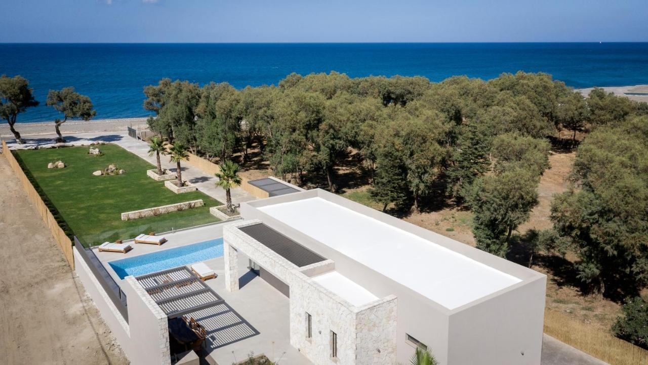 Artemis Seafront Villa, An Evanescence Sea Retreat, By Thinkvilla 테브로노이티스 외부 사진