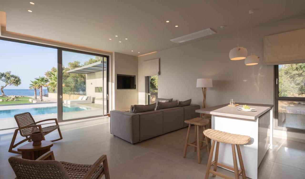 Artemis Seafront Villa, An Evanescence Sea Retreat, By Thinkvilla 테브로노이티스 외부 사진