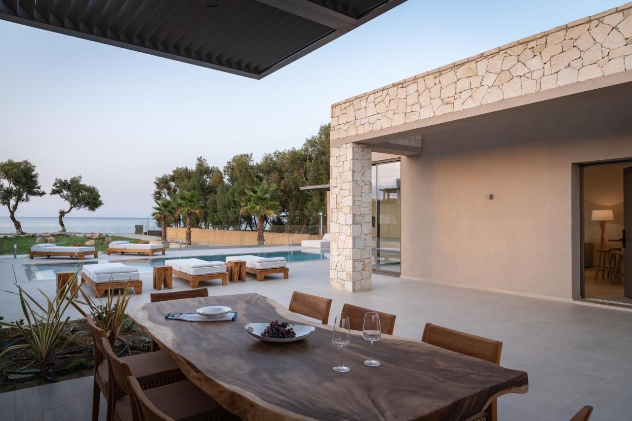 Artemis Seafront Villa, An Evanescence Sea Retreat, By Thinkvilla 테브로노이티스 외부 사진