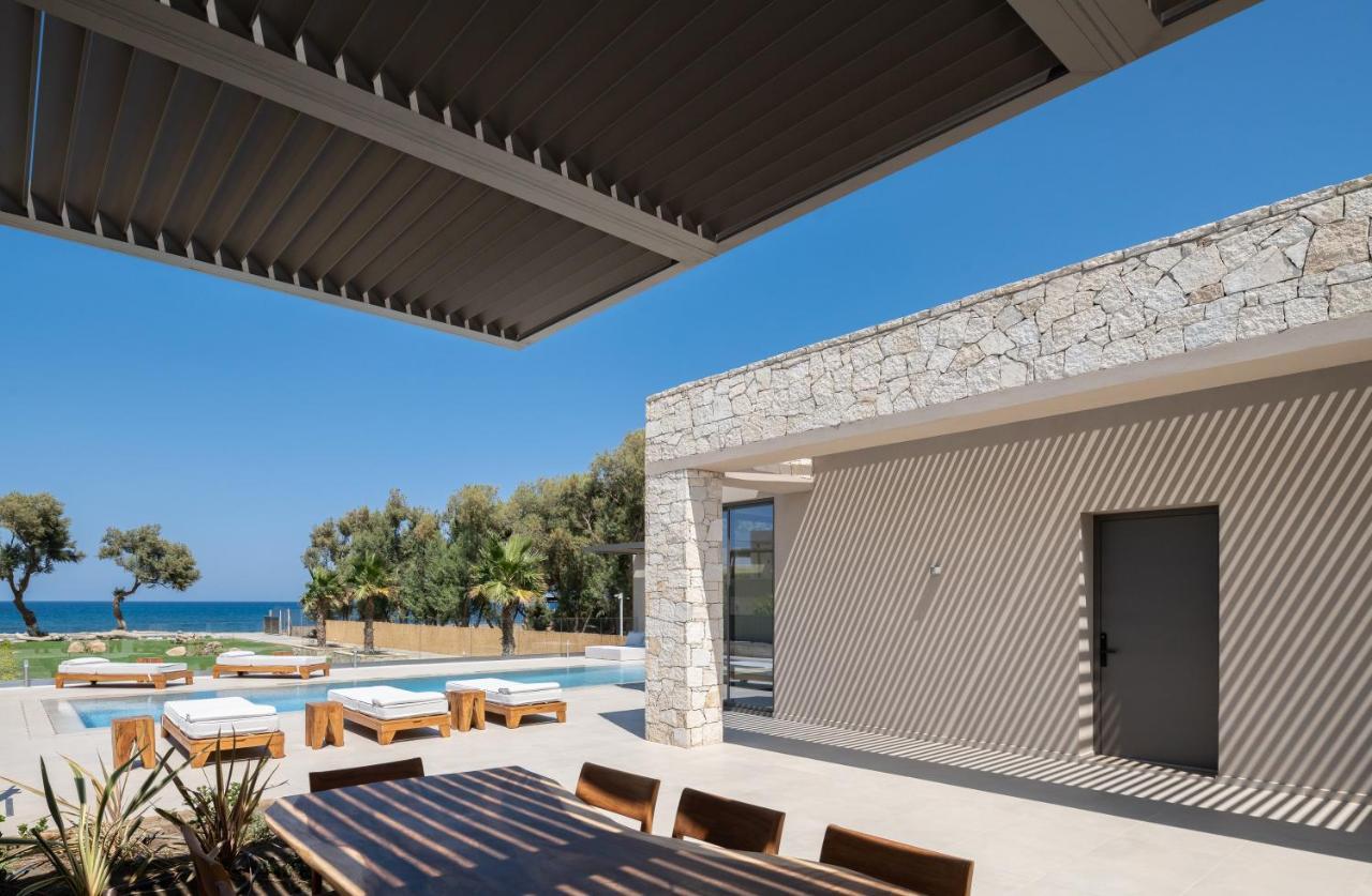 Artemis Seafront Villa, An Evanescence Sea Retreat, By Thinkvilla 테브로노이티스 외부 사진