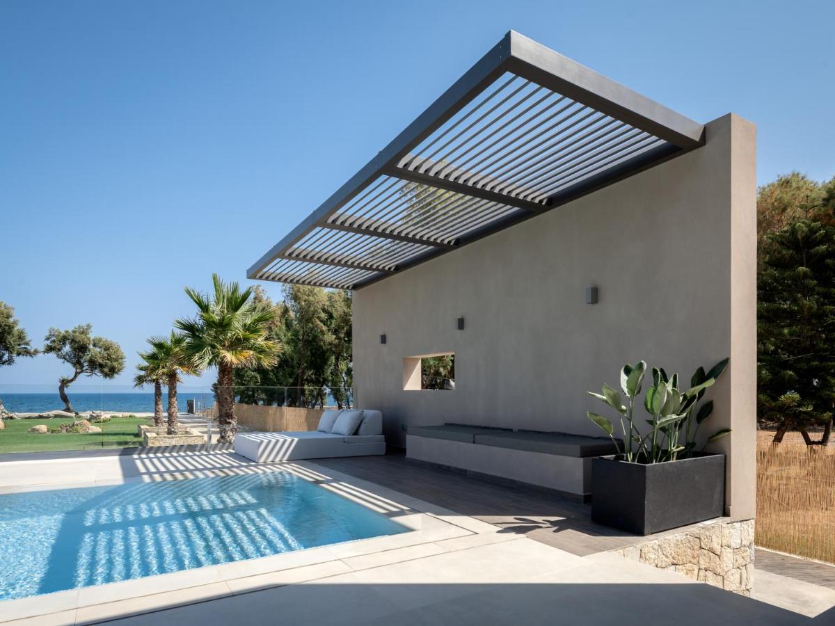 Artemis Seafront Villa, An Evanescence Sea Retreat, By Thinkvilla 테브로노이티스 외부 사진