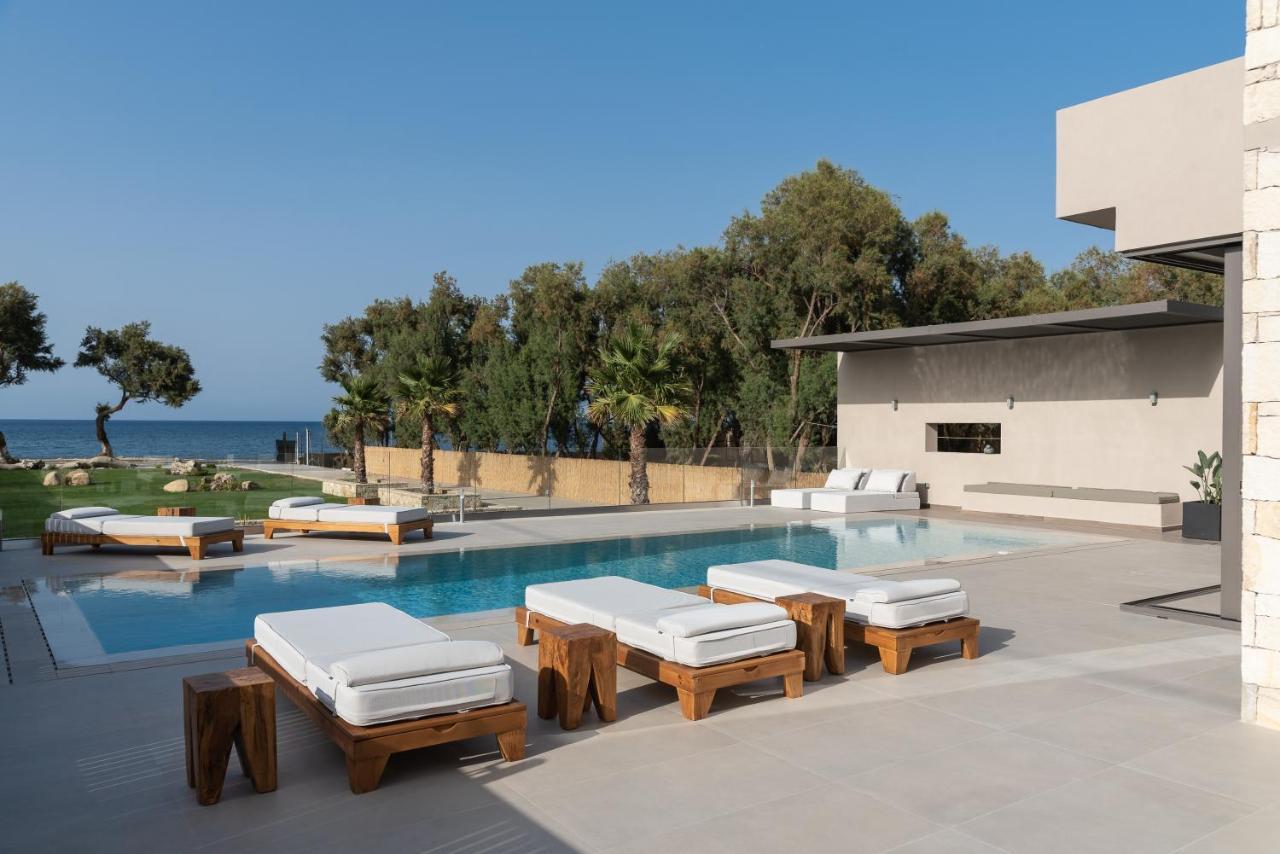 Artemis Seafront Villa, An Evanescence Sea Retreat, By Thinkvilla 테브로노이티스 외부 사진