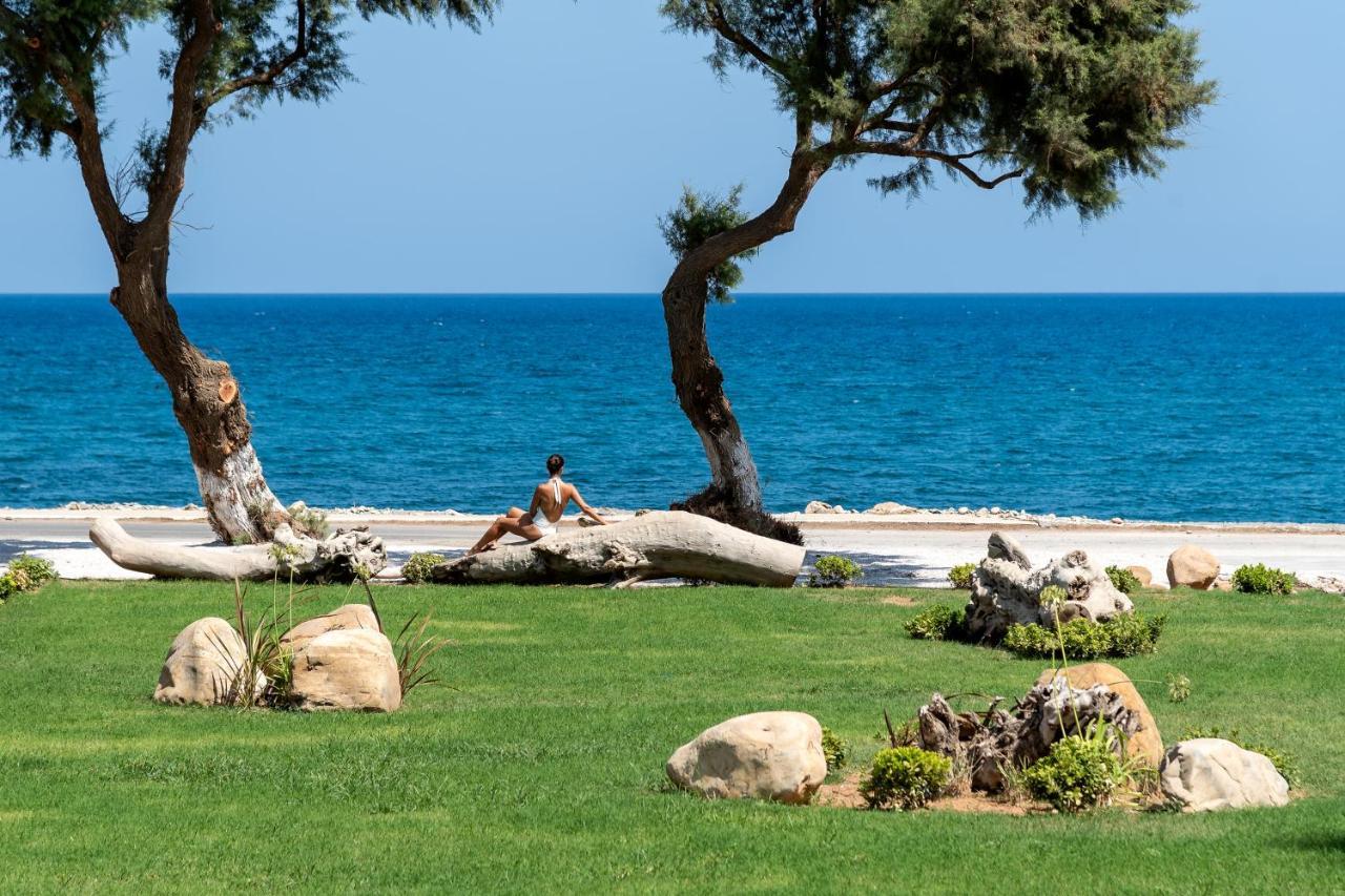 Artemis Seafront Villa, An Evanescence Sea Retreat, By Thinkvilla 테브로노이티스 외부 사진