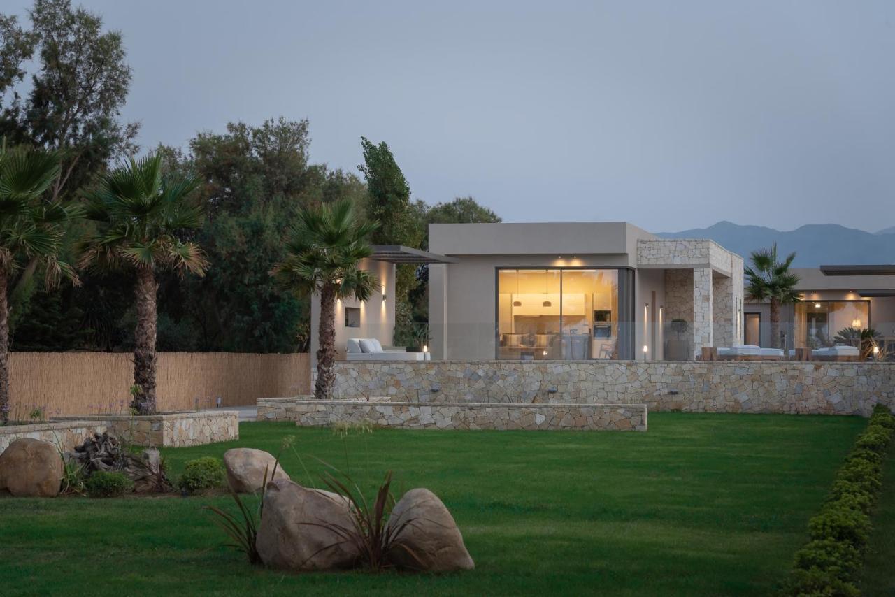 Artemis Seafront Villa, An Evanescence Sea Retreat, By Thinkvilla 테브로노이티스 외부 사진