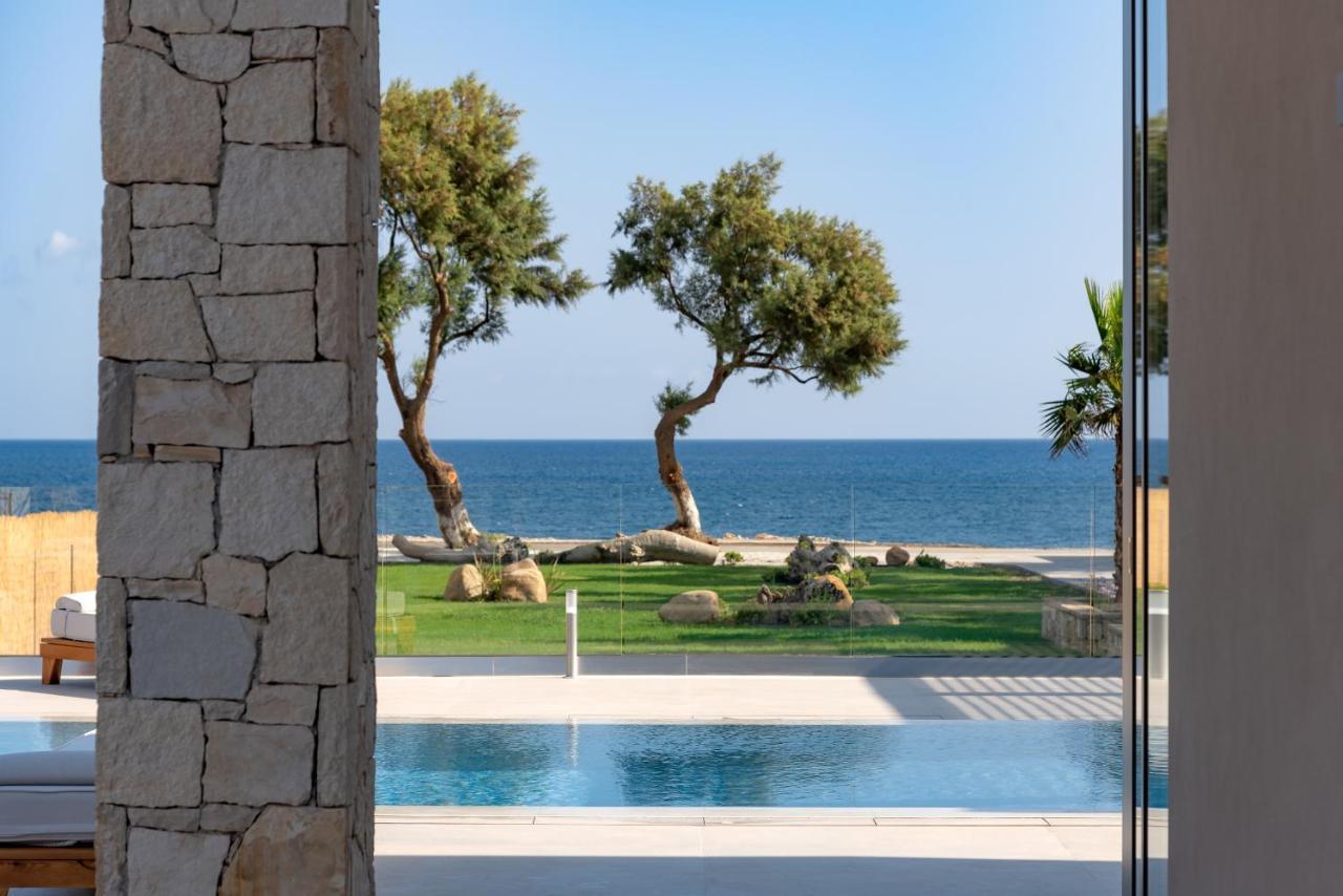 Artemis Seafront Villa, An Evanescence Sea Retreat, By Thinkvilla 테브로노이티스 외부 사진