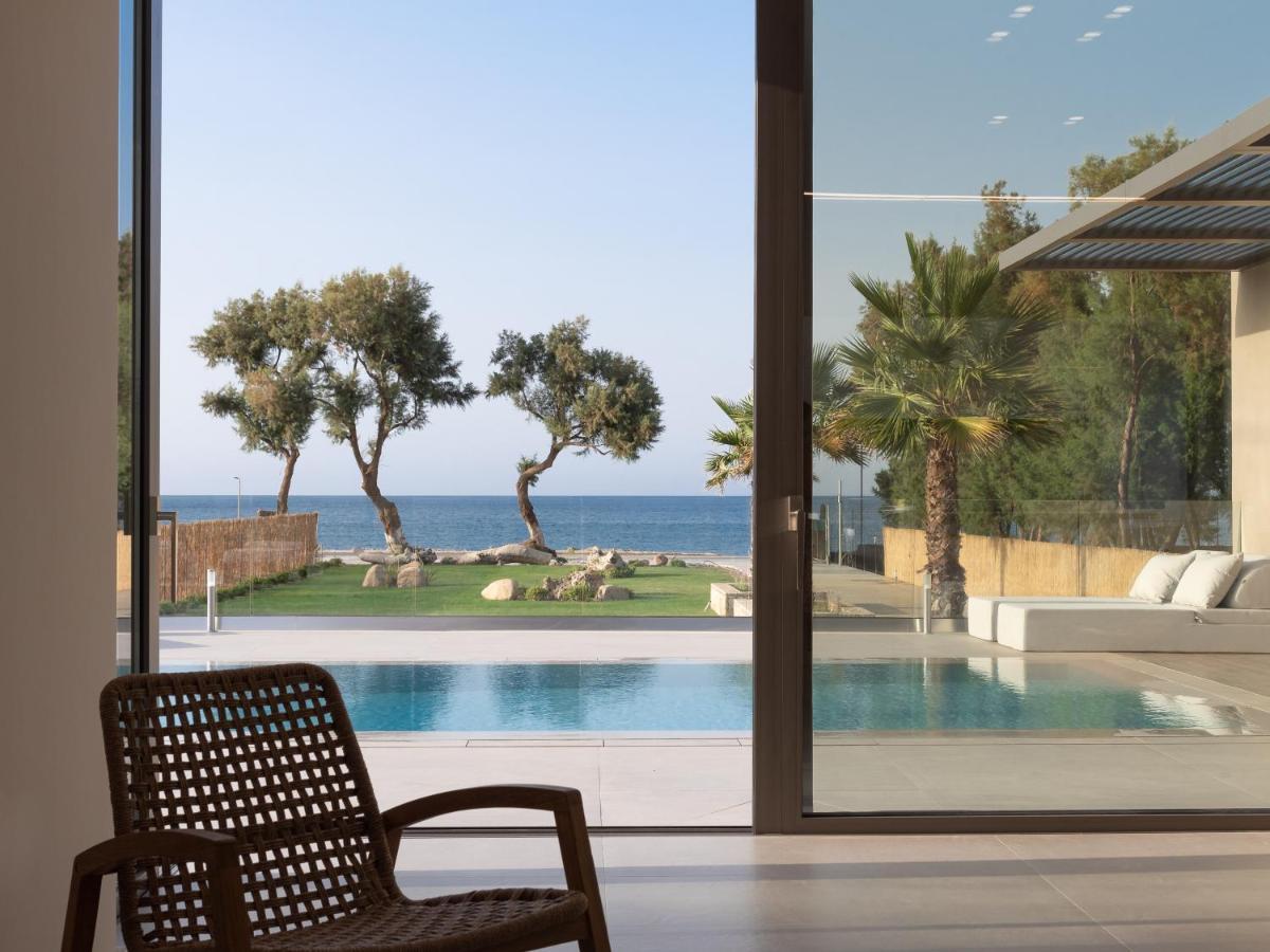 Artemis Seafront Villa, An Evanescence Sea Retreat, By Thinkvilla 테브로노이티스 외부 사진
