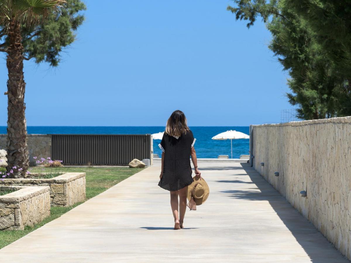 Artemis Seafront Villa, An Evanescence Sea Retreat, By Thinkvilla 테브로노이티스 외부 사진