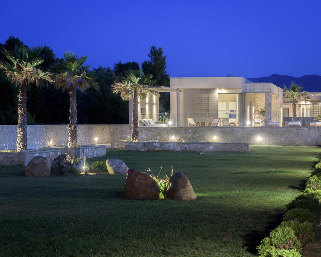 Artemis Seafront Villa, An Evanescence Sea Retreat, By Thinkvilla 테브로노이티스 외부 사진