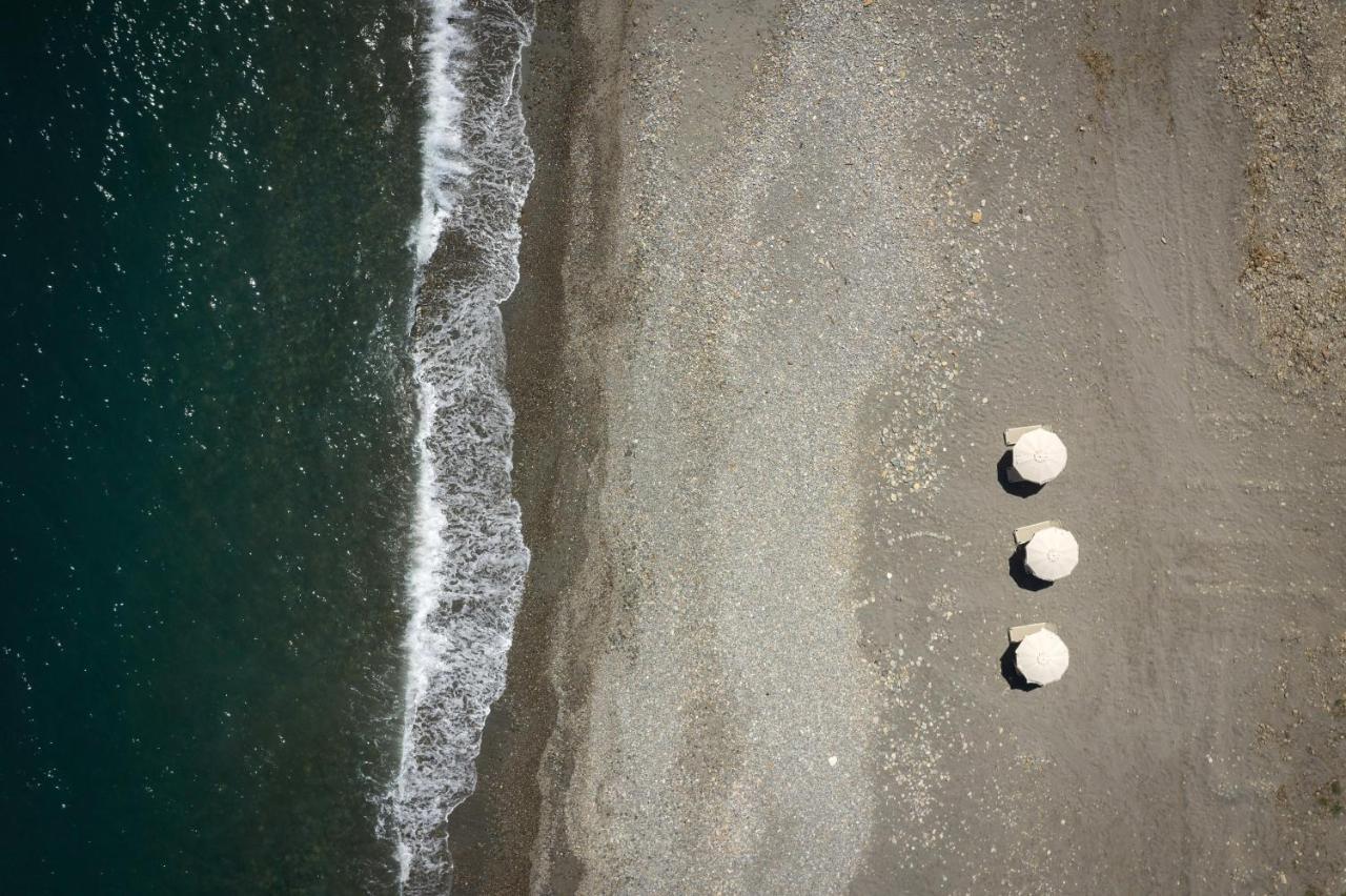Artemis Seafront Villa, An Evanescence Sea Retreat, By Thinkvilla 테브로노이티스 외부 사진